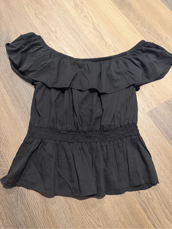 Old Navy Tops - Old Navy Off-Shoulder Ruffle Top - Black